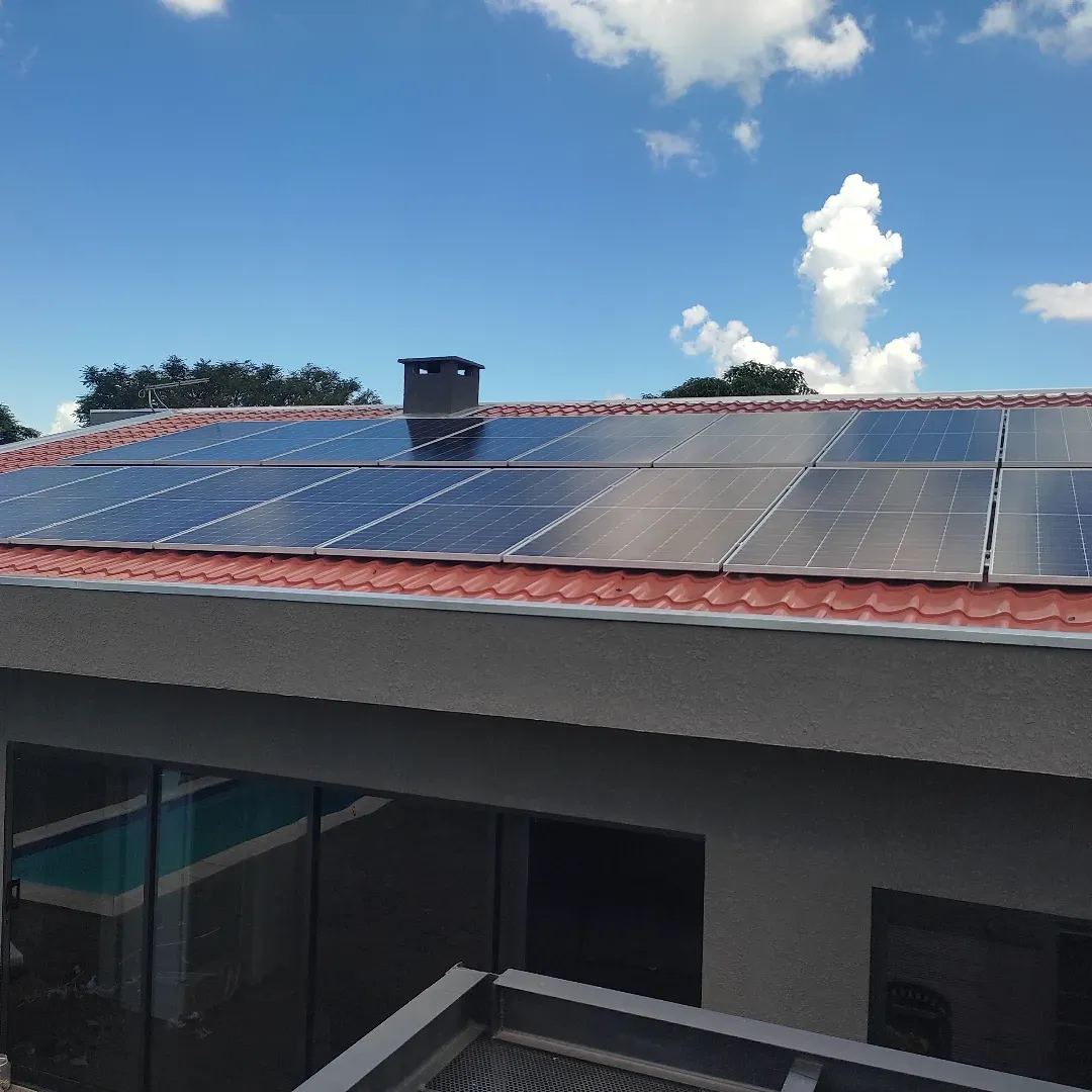 Painéis solares instalados em residência